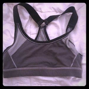 Only worn twice very cute sports bra~great support